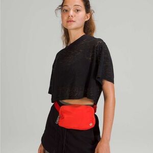 Lululemon everywhere belt bag